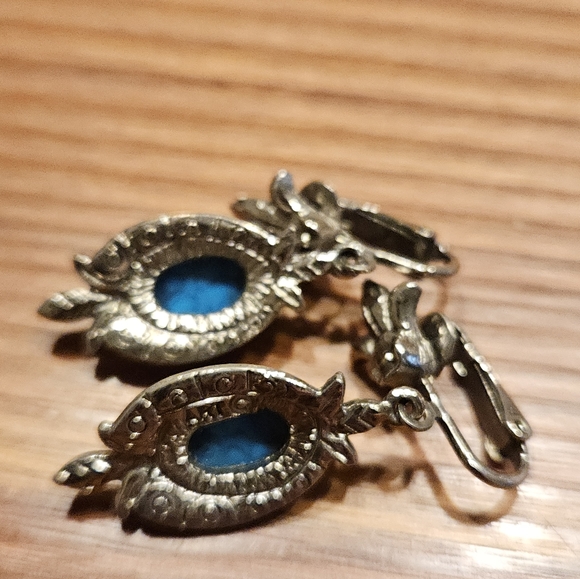 Arthur Pepper ART Faux Turquoise Bear Paw Necklace Clip Earring Set - Picture 10 of 11